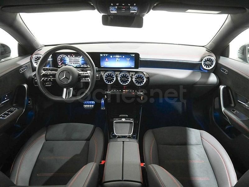 Usado Mercedes CLA250e Shooting Brake 218 CV (160 kW) 2024 Gris / plata Familiar