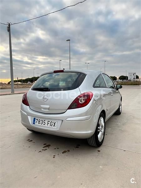 Usado Opel Corsa Sport 90 CV (66 kW) 2006 Gris / plata Utilitario