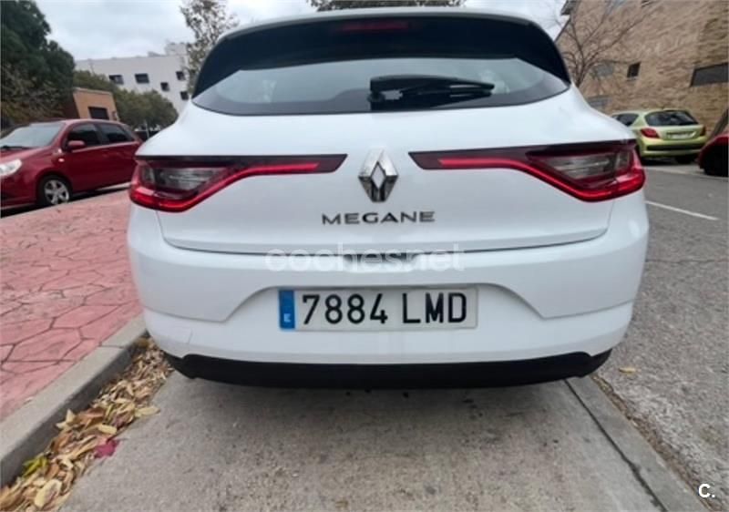 Usado Renault Mégane IV Business 95 CV (69 kW) 2021 Blanco Berlina