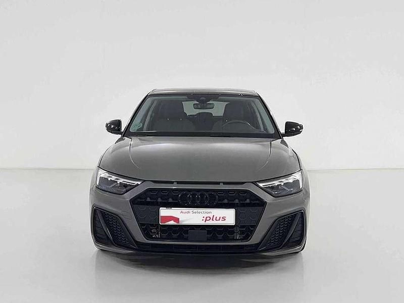 Usado Audi A1 Sportback Black Edition 116 CV (85 kW) 2024 Gris / plata Utilitario