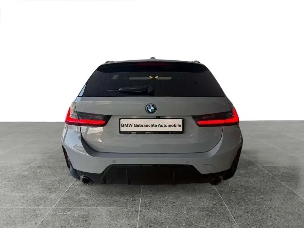 Usado BMW 330e M Sport 292 CV (214 kW) 2024 Gris Familiar