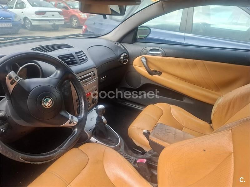 Usado Alfa Romeo GT 150 CV (110 kW) 2006 Negro Coupe