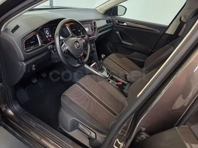 Usado VW T-Roc Advance 115 CV (84 kW) 2019 Negro SUV