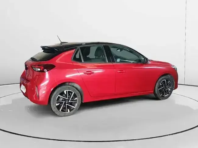 Usado Opel Corsa 100 CV (73 kW) 2024 Rojo Utilitario
