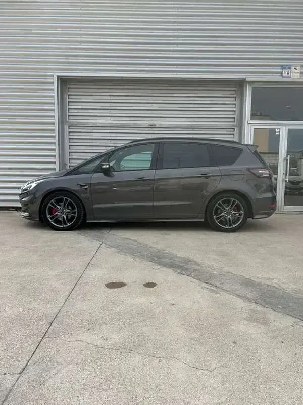 Usado Ford S-MAX ST-Line 189 CV (139 kW) 2019 Gris Monovolumen
