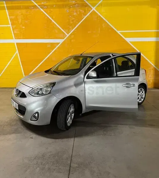 Usado Nissan Micra Acenta 80 CV (58 kW) 2017 Gris / plata Utilitario