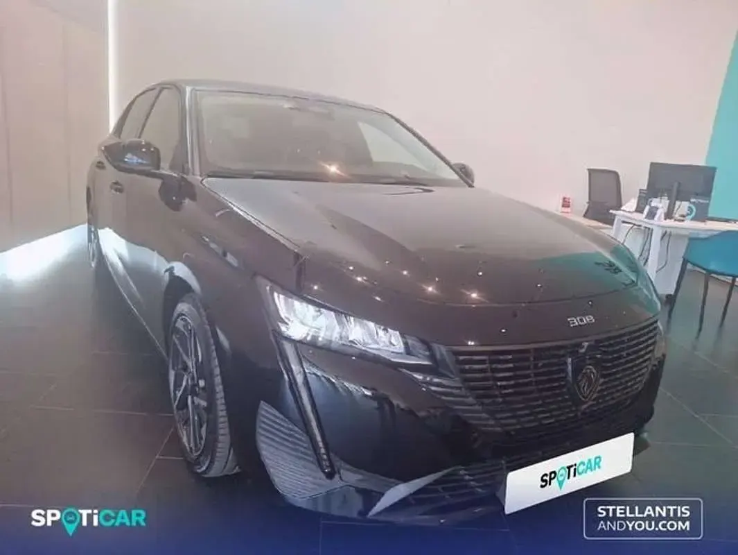 Usado Peugeot 308 Allure 131 CV (96 kW) 2024 Negro Utilitario
