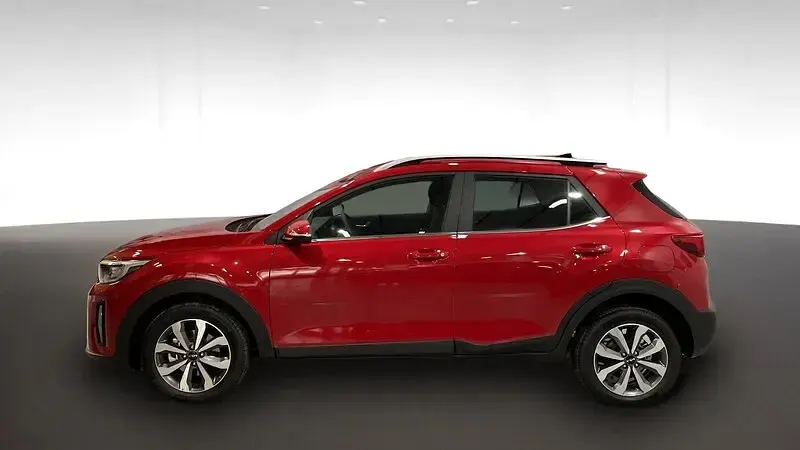 Usado Kia Stonic 100 CV (73 kW) 2024 Rojo SUV