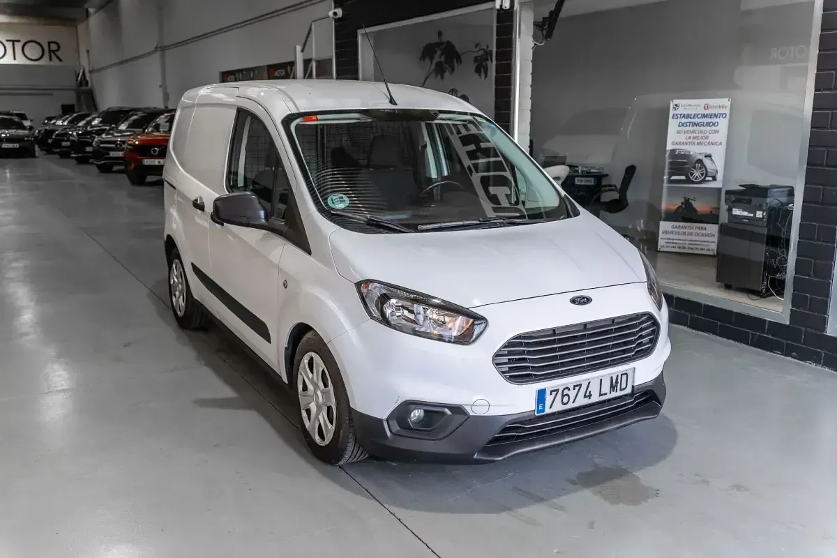 Usado Ford Transit 75 CV (55 kW) 2021 Blanco Van