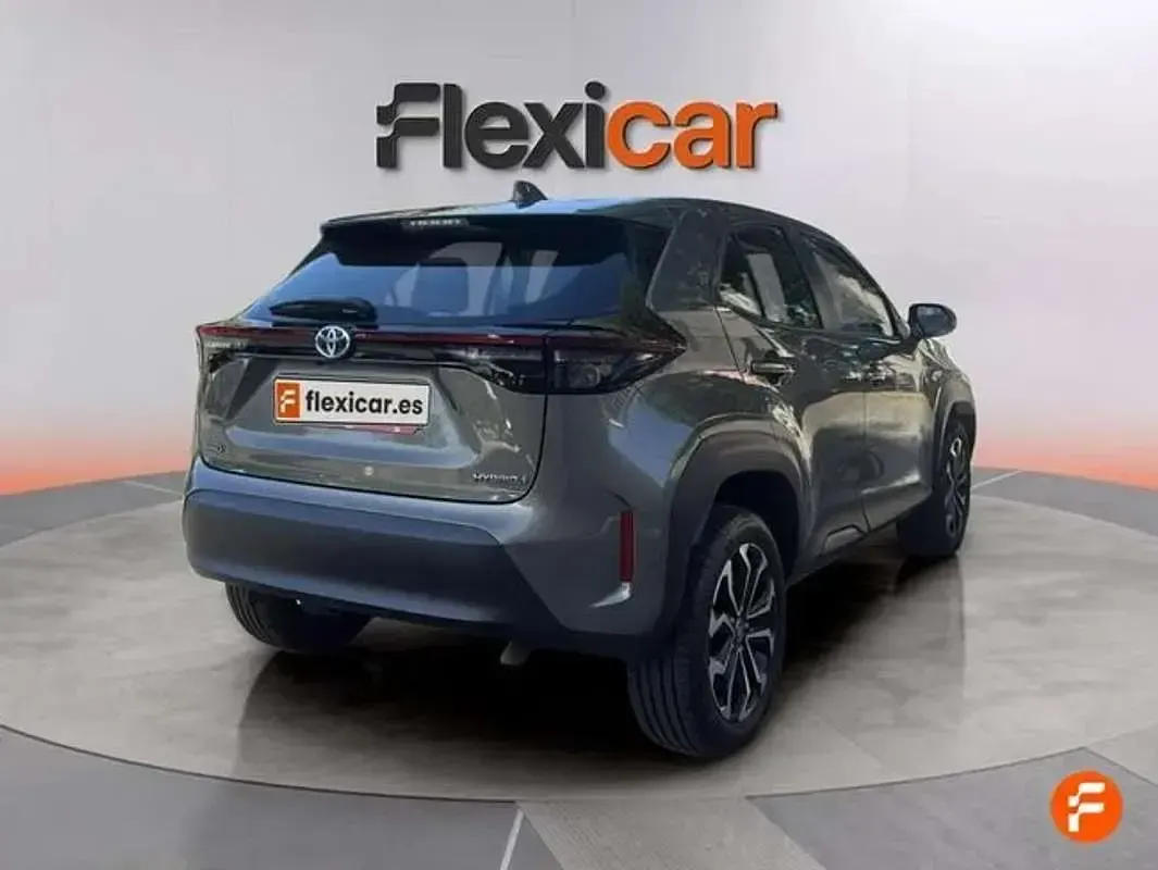 Usado Toyota Yaris Cross Active 116 CV (85 kW) 2023 Gris SUV