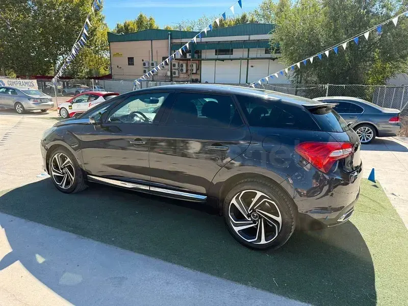 Usado DS Automobiles DS5 181 CV (133 kW) 2018 Negro Utilitario