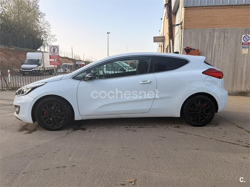 Usado Kia ProCeed 135 CV (99 kW) 2013 Blanco Utilitario
