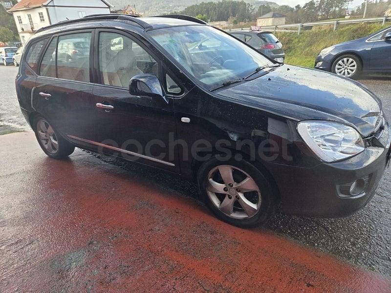 Usado Kia Carens 140 CV (102 kW) 2007 Negro Monovolumen