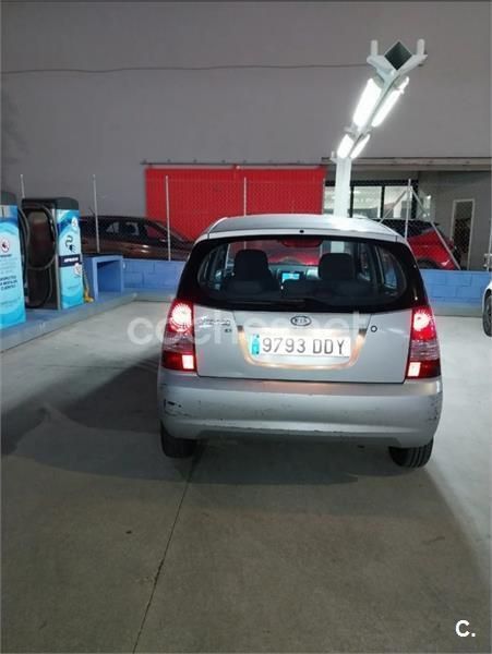 Usado Kia Picanto EX 65 CV (47 kW) 2004 Gris / plata Utilitario