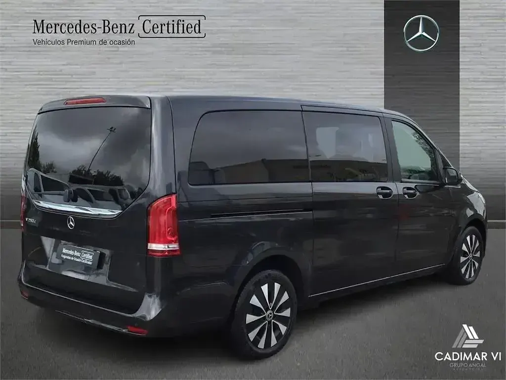 Usado Mercedes V250 190 CV (139 kW) 2023 Gris Monovolumen
