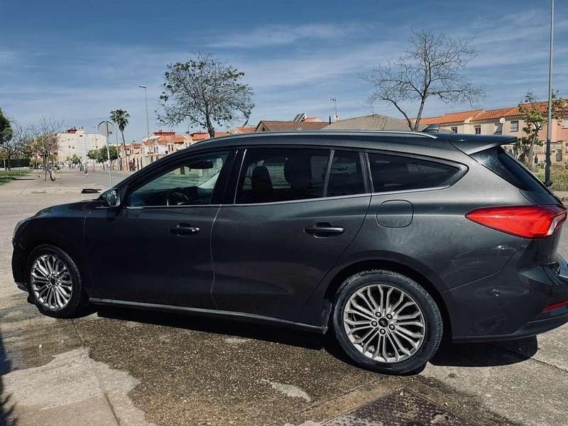 Usado Ford Focus Titanium 125 CV (91 kW) 2019 Gris Familiar