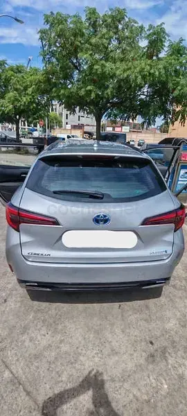 Usado Toyota Corolla Active 140 CV (102 kW) 2023 Gris / plata Familiar