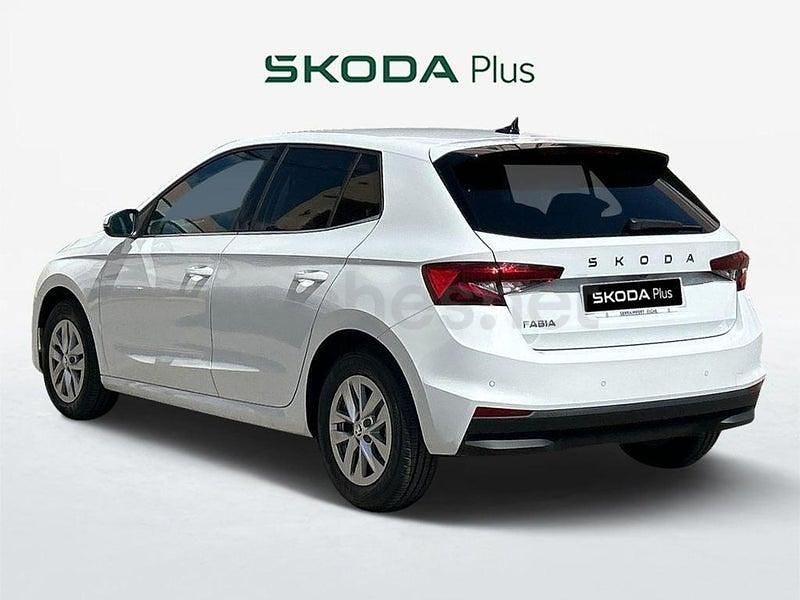 Nuevo Skoda Fabia Selection 95 CV (69 kW) 2025 Blanco Utilitario