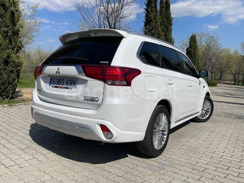Usado Mitsubishi Outlander P-HEV 224 CV (164 kW) 2018 Blanco SUV