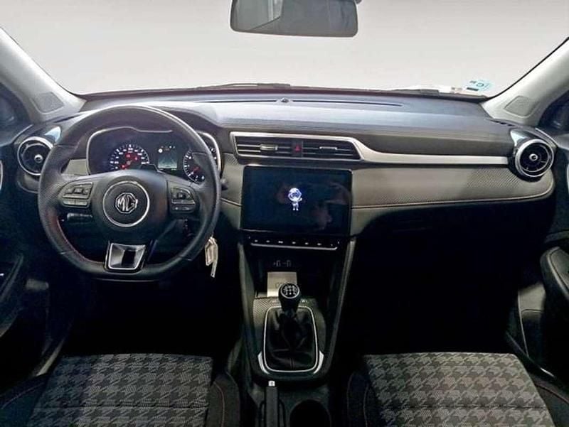 Usado MG ZS Comfort 106 HP (77 kW) 2025 Branco SUV