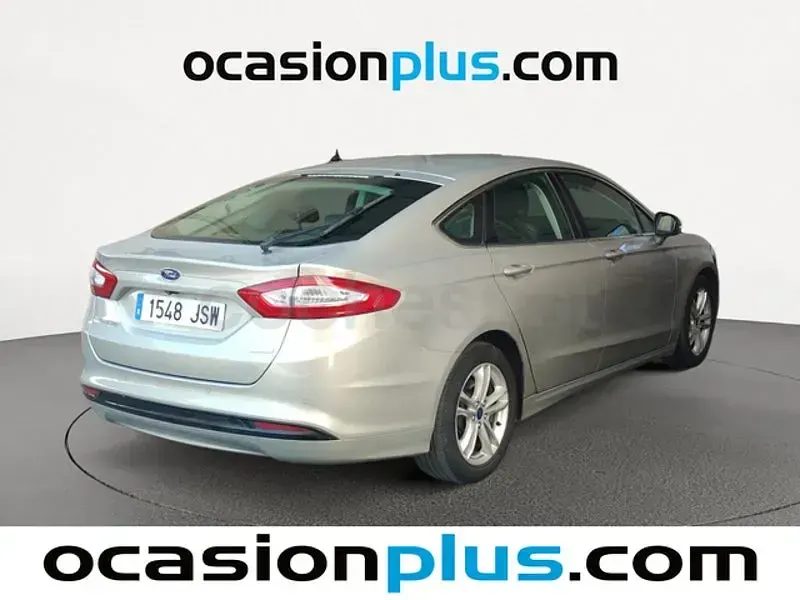 Usado Ford Mondeo Titanium 160 CV (117 kW) 2016 Gris / plata Berlina