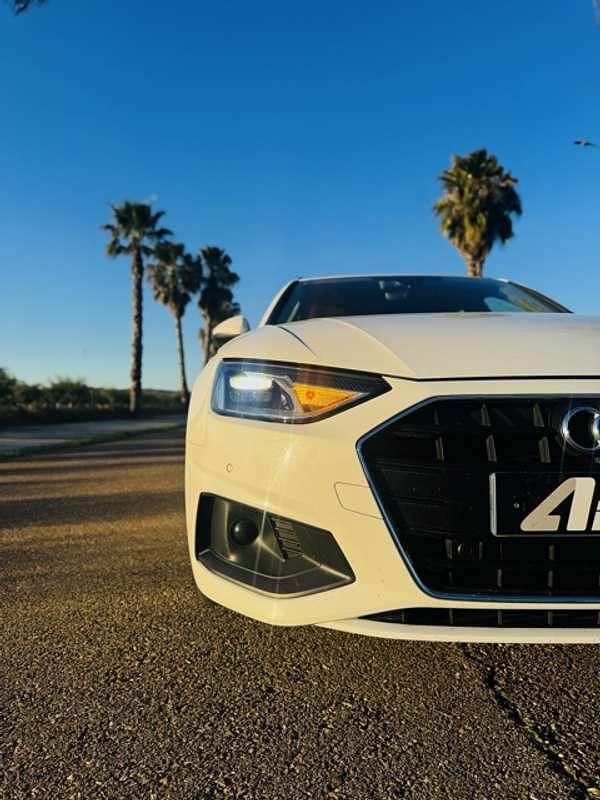 Usado Audi A4 Advanced 163 CV (119 kW) 2022 Blanco Familiar