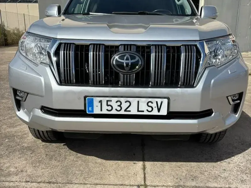 Usado Toyota Land Cruiser 204 CV (150 kW) 2021 Gris / plata SUV