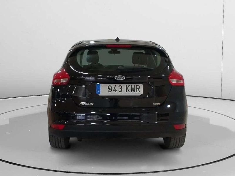 Usado Ford Focus Trend+ 121 CV (88 kW) 2018 Negro Utilitario