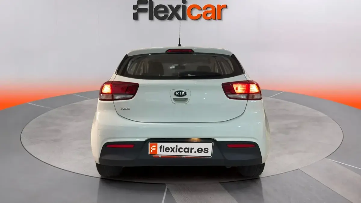 Occasion Kia Rio 84 PK (61 kW) 2018 Wit Sedan