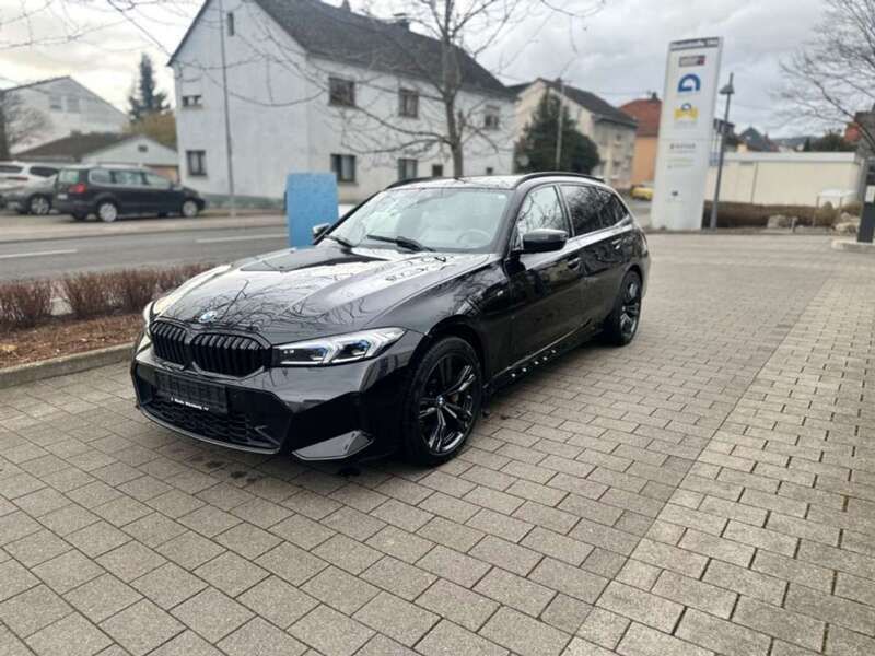Negro Usado 2023 BMW 330 Comfort Edition Familiar | 49.998 € (Un poco caro) - Imagen 1/4