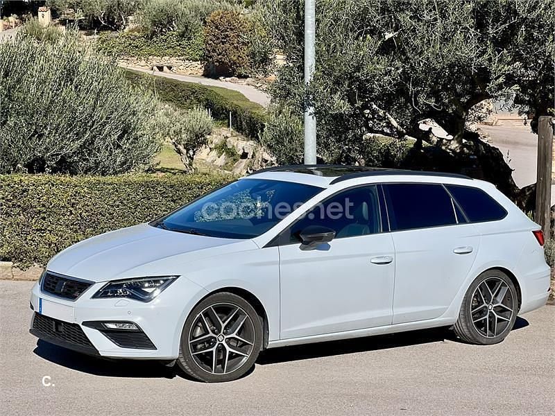 Usado Seat Leon ST FR 180 CV (132 kW) 2017 Blanco Familiar