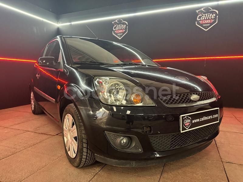 Usado Ford Fiesta 80 CV (58 kW) 2006 Negro Utilitario