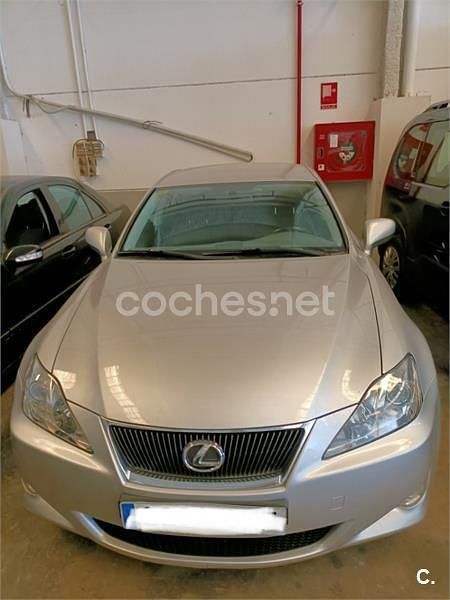 Usado Lexus IS220d Sport Line 177 CV (130 kW) 2008 Gris / plata Berlina