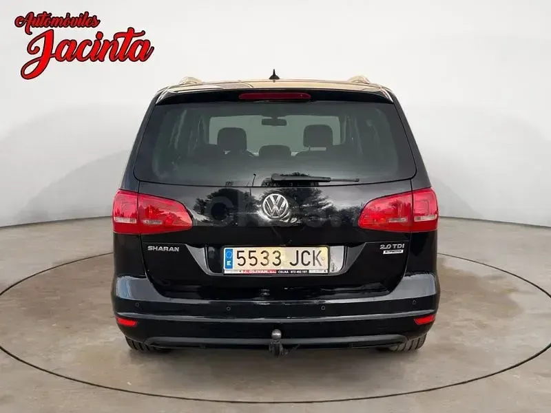 Usado VW Sharan Sport 177 CV (130 kW) 2015 Negro Monovolumen