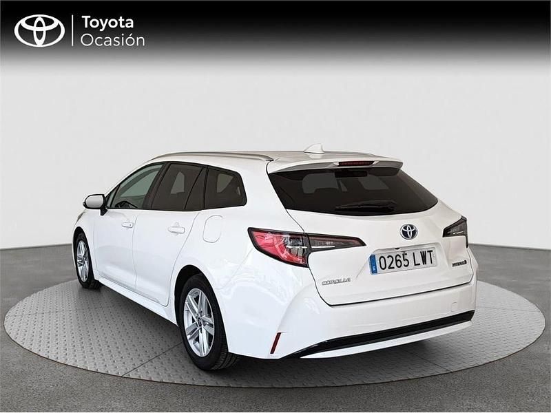 Usado Toyota Corolla Active 122 CV (89 kW) 2022 Blanco Familiar