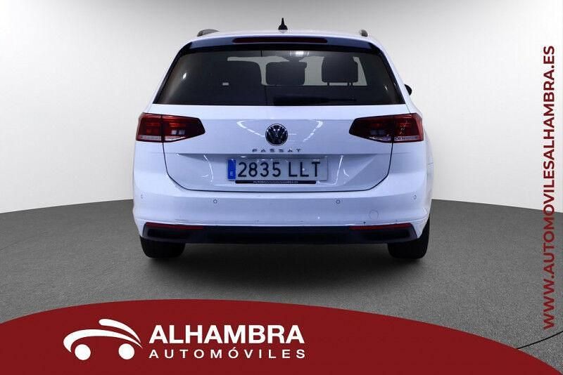 Usado VW Passat Executive 120 CV (88 kW) 2020 Blanco Familiar