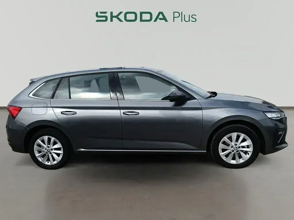 Usado Skoda Scala Selection 115 HP (84 kW) 2024 Cinzento Citadino