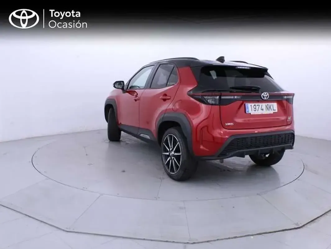 Nuevo Toyota Yaris Cross Sport 132 CV (97 kW) 2026 Rojo SUV