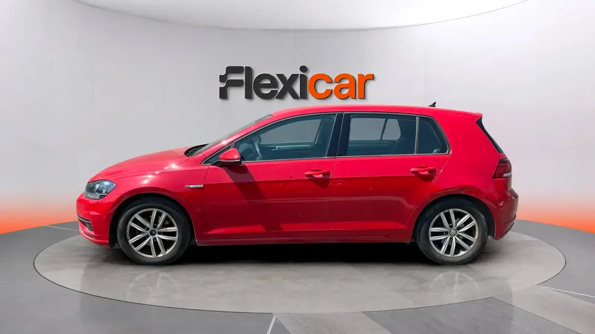 Usado VW Golf VIII Edition 131 CV (96 kW) 2020 Rojo Berlina