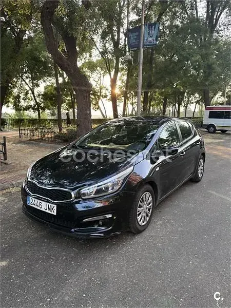 Usado Kia Ceed GT 90 CV (66 kW) 2016 Negro Berlina