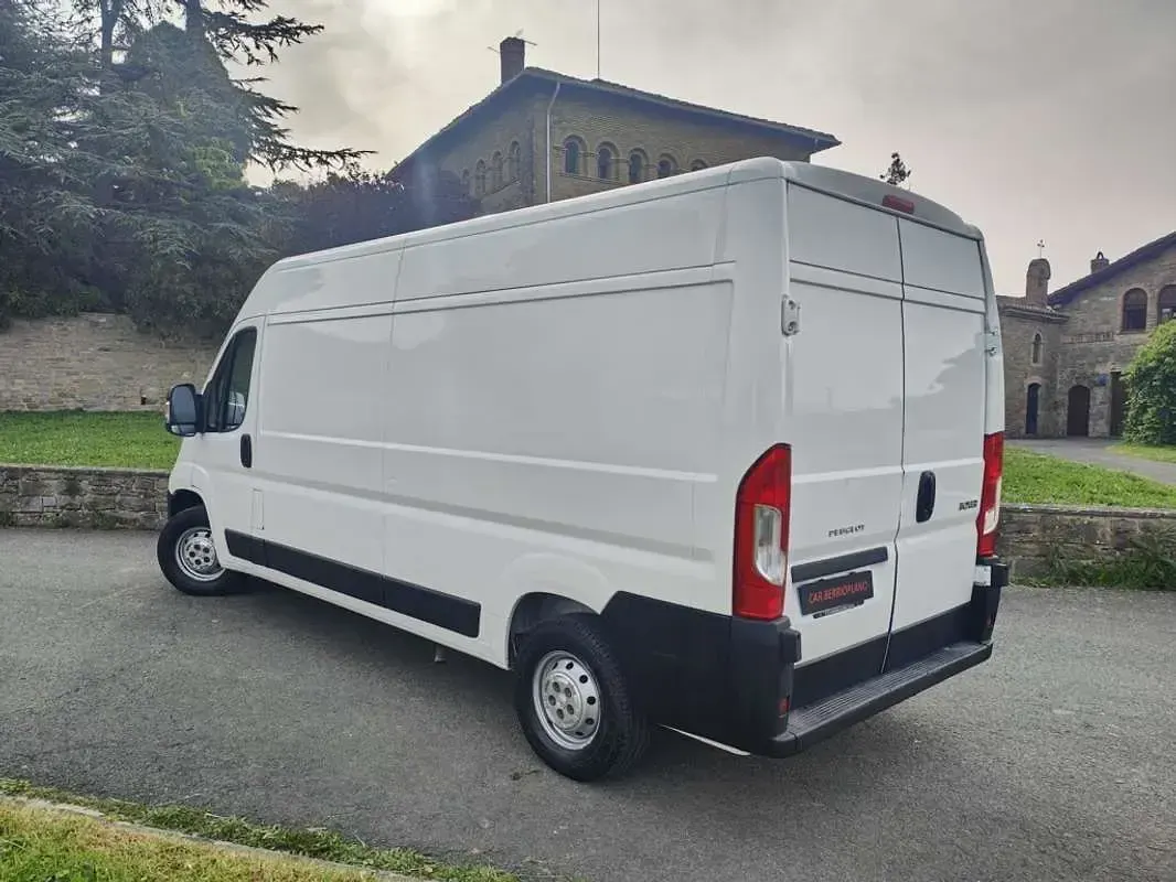 Usado Peugeot Boxer S 140 CV (102 kW) 2020 Blanco Van