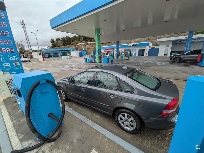 Usado Volvo S40 Momentum 125 CV (91 kW) 2006 Gris / plata Berlina