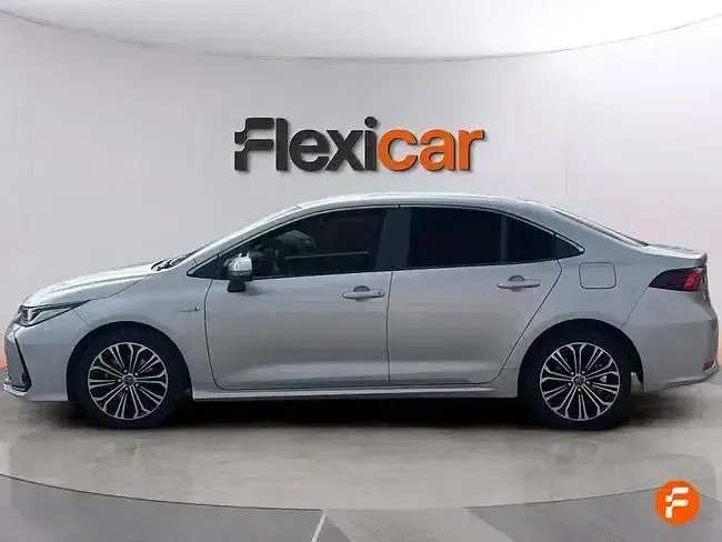 Usado Toyota Corolla 122 CV (89 kW) 2019 Gris Berlina