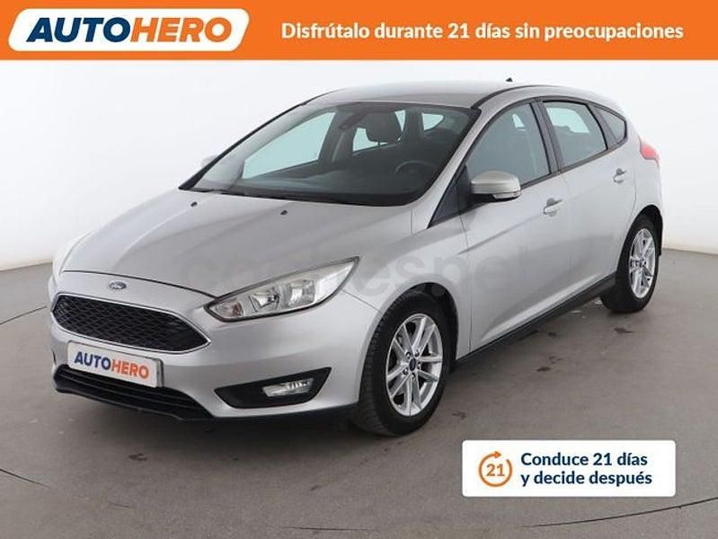 Usado Ford Focus Trend+ 126 CV (92 kW) 2016 Gris Berlina