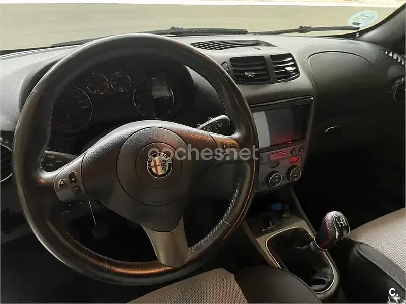 Usado Alfa Romeo 147 105 CV (77 kW) 2007 Negro Utilitario