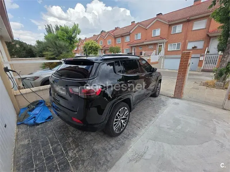 Usado Jeep Compass Summit 240 CV (176 kW) 2024 Negro SUV