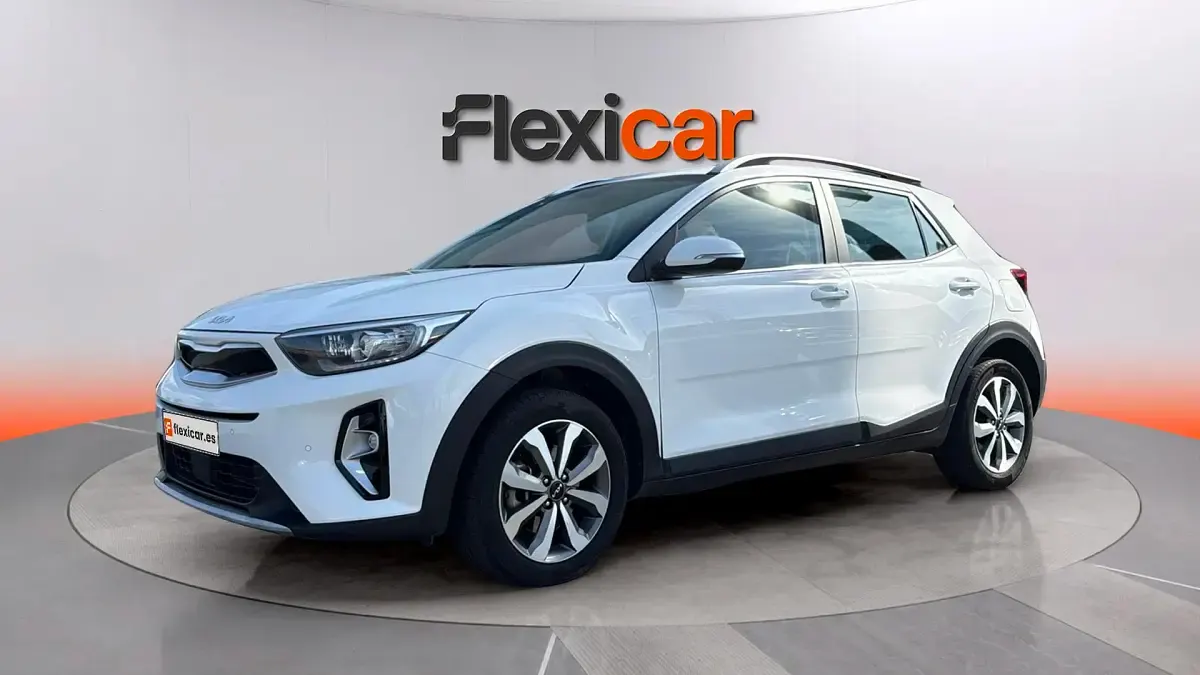 Usado Kia Stonic 84 CV (61 kW) 2022 Blanco SUV