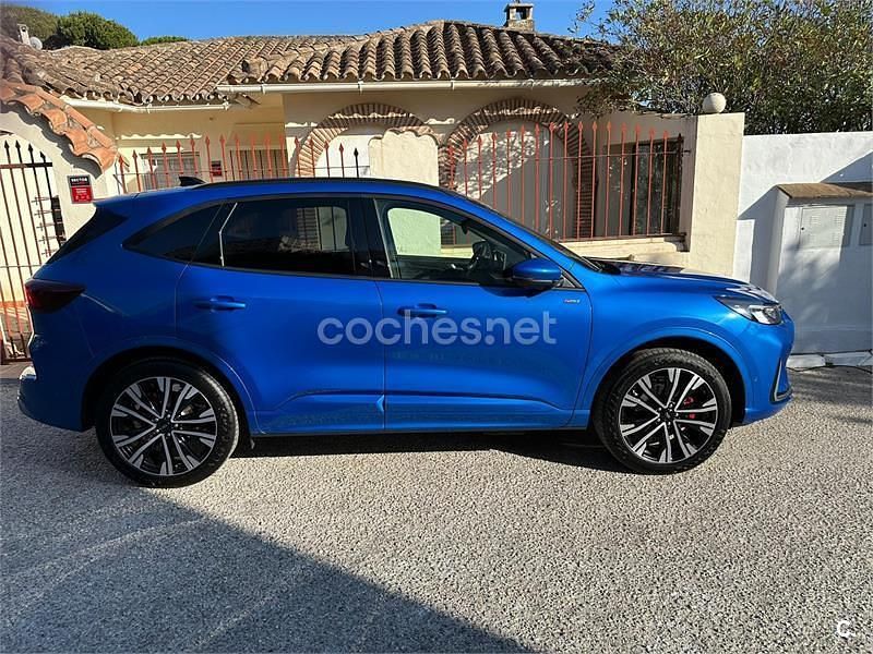 Usado Ford Kuga ST-Line X 243 CV (178 kW) 2024 Azul SUV