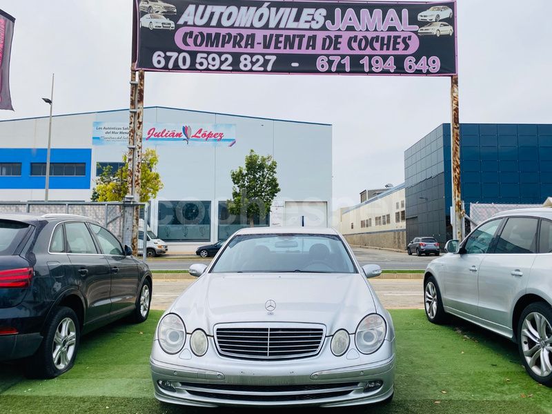 Usado Mercedes E220 Avantgarde 150 CV (110 kW) 2005 Gris / plata Familiar