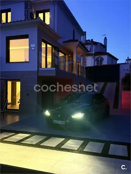 Usado Jaguar XE R-Sport 180 CV (132 kW) 2016 Negro Berlina